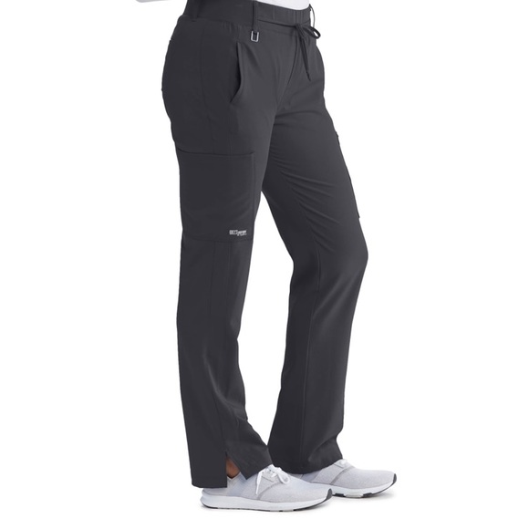 Grey’s Anatomy Olivia 6 Pocket Elastic Waist Pants - Picture 3 of 12